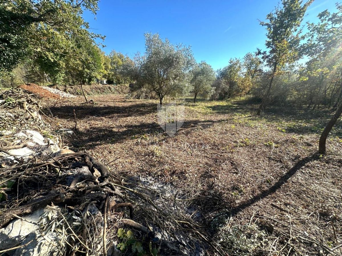 OCCASIONE! Parenzo – terreno 640 m² con vista mare