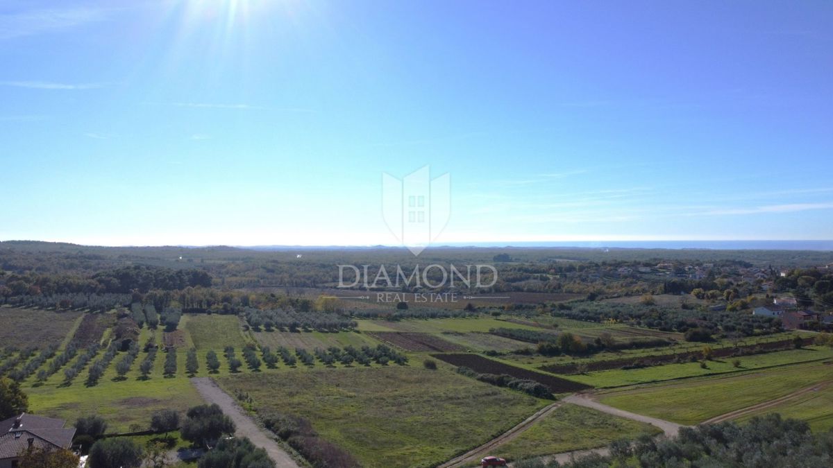 OCCASIONE! Parenzo – terreno 640 m² con vista mare