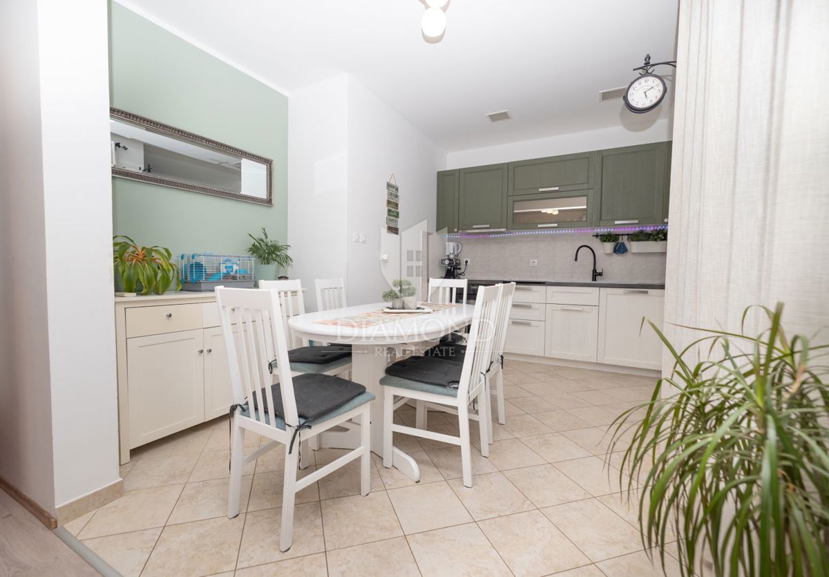 Žminj, ottimo appartamento in centro con ripostiglio e parcheggio