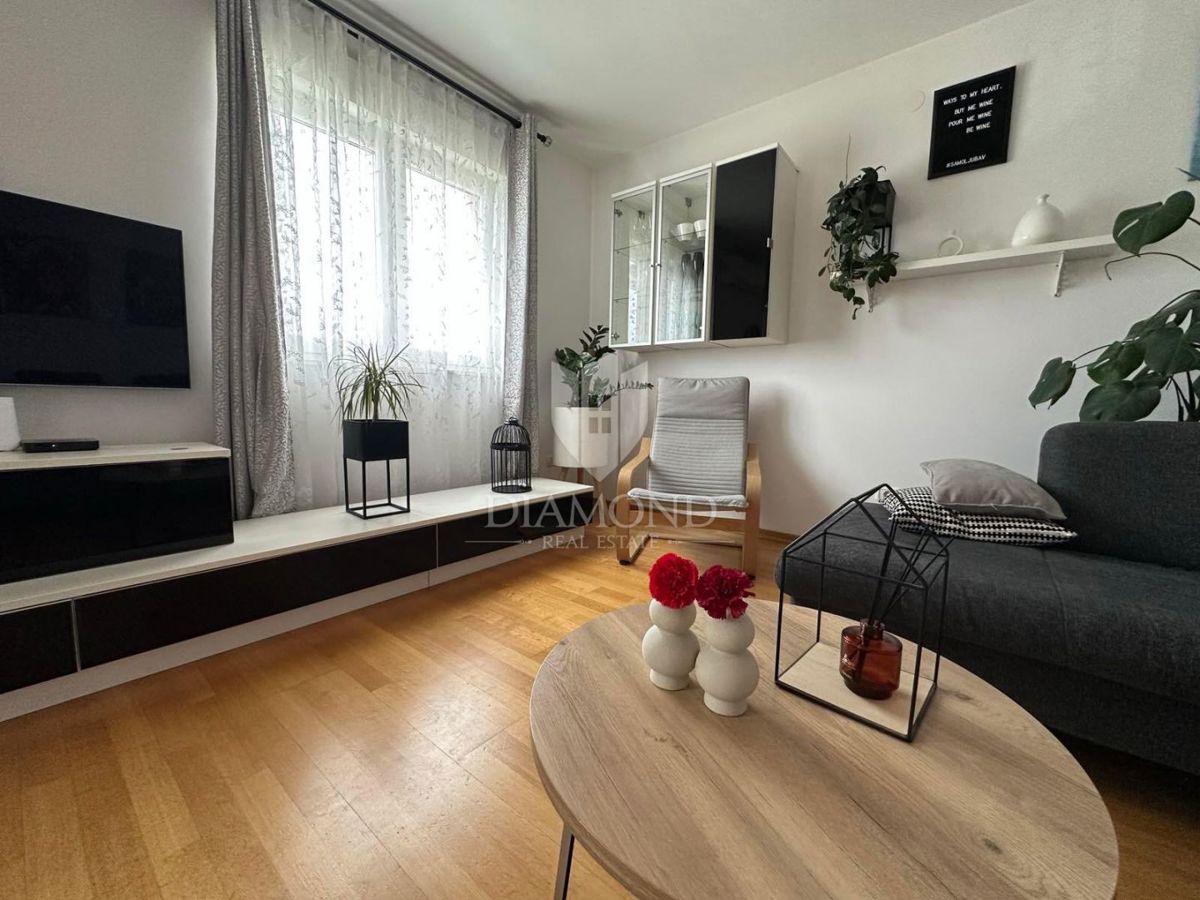 RIJEKA, VIŠKOVO- Appartamento duplex con vista mare