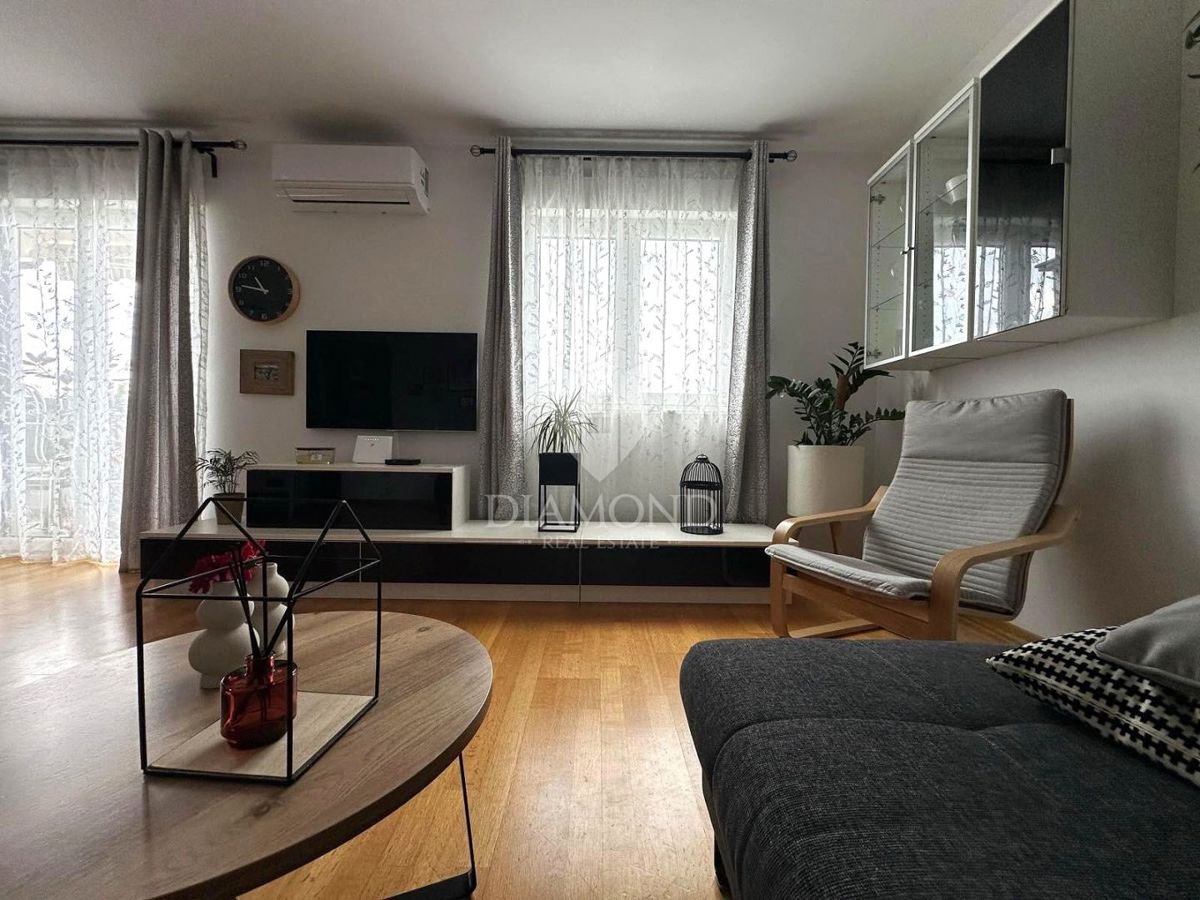 RIJEKA, VIŠKOVO- Appartamento duplex con vista mare