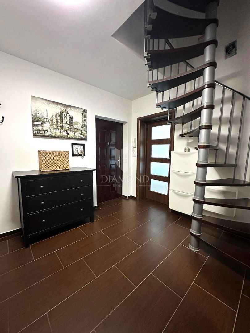 RIJEKA, VIŠKOVO- Appartamento duplex con vista mare