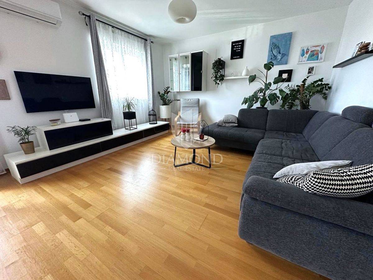 RIJEKA, VIŠKOVO- Appartamento duplex con vista mare