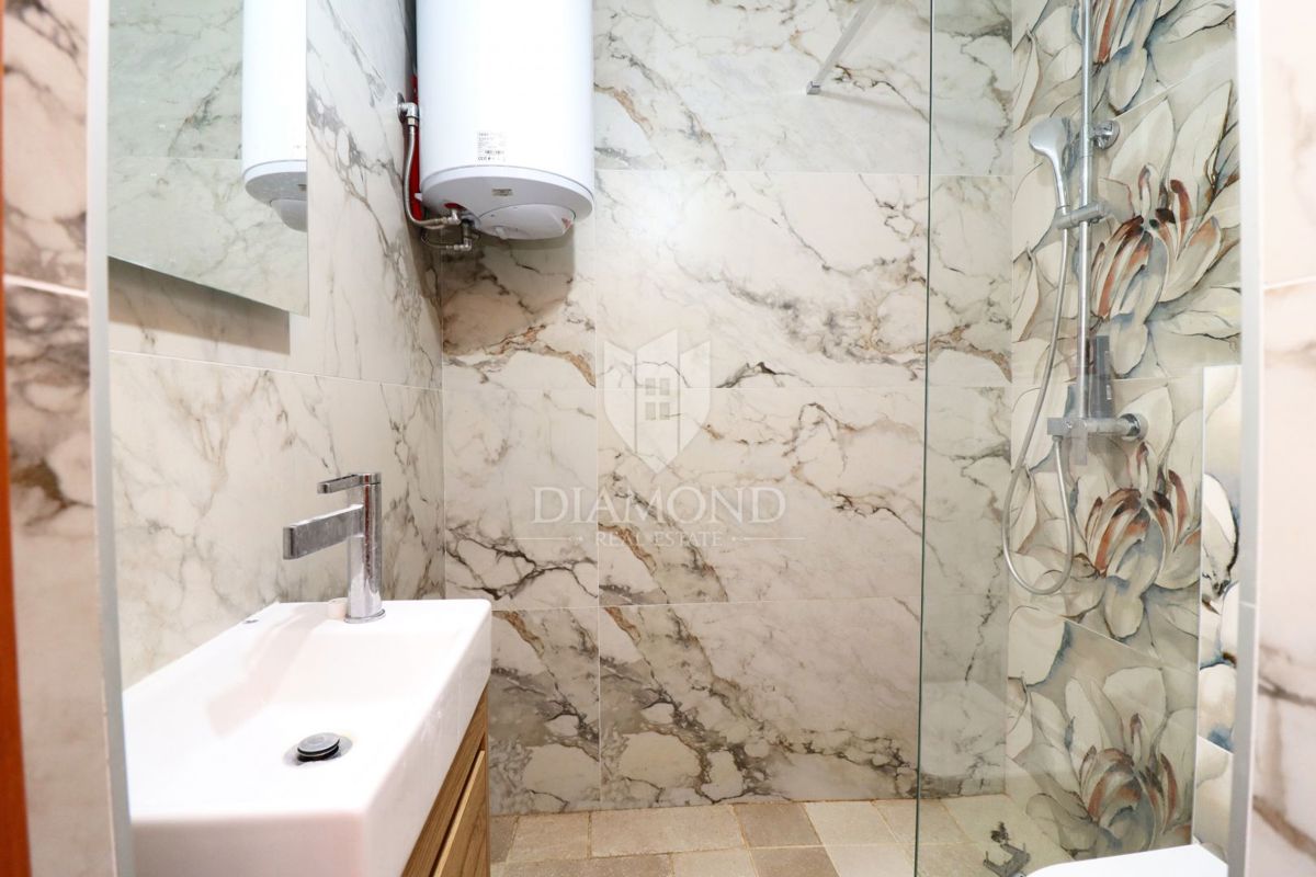 Parenzo, dintorni, 2 appartamenti con ampio giardino