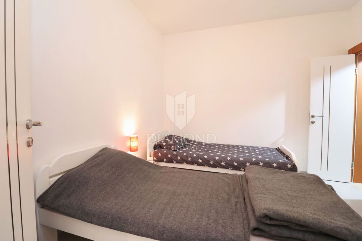 Parenzo, dintorni, 2 appartamenti con ampio giardino