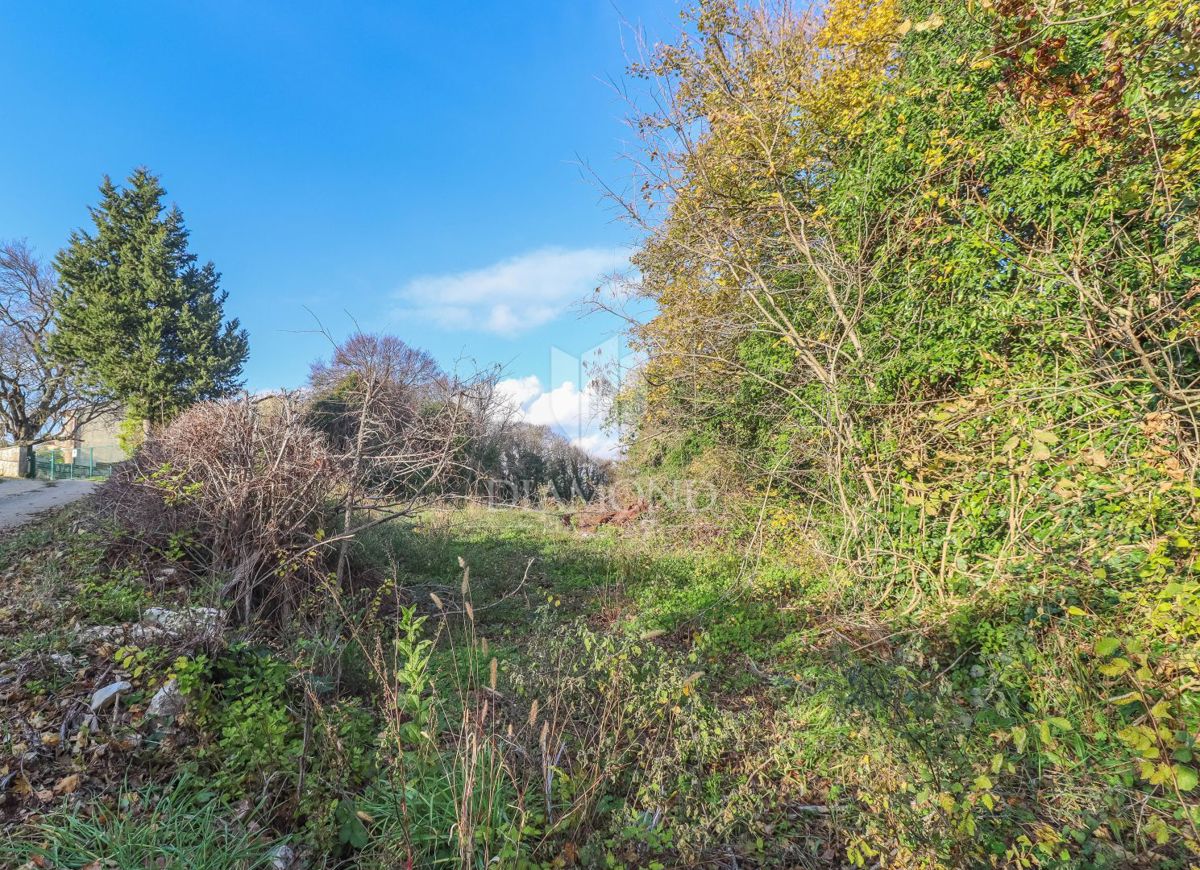 Terreno edificabile vicino a Pola – ideale per casa/villa
