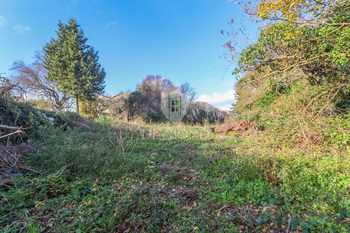 Terreno edificabile vicino a Pola – ideale per casa/villa