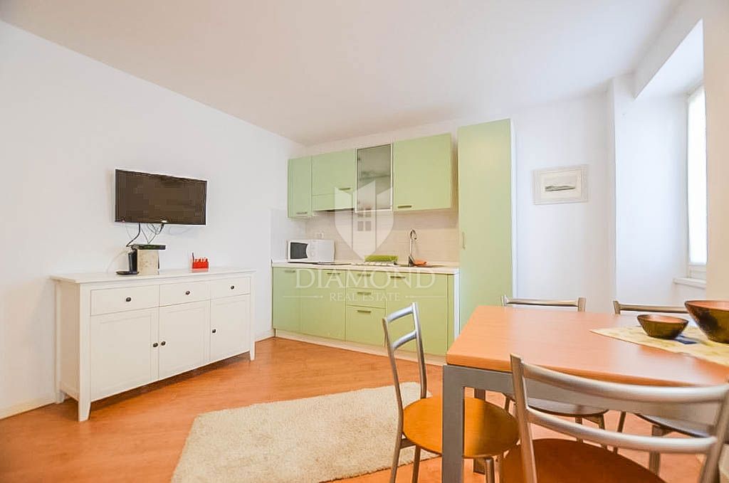 Rovigno! Centro! Appartamento con vista mare!