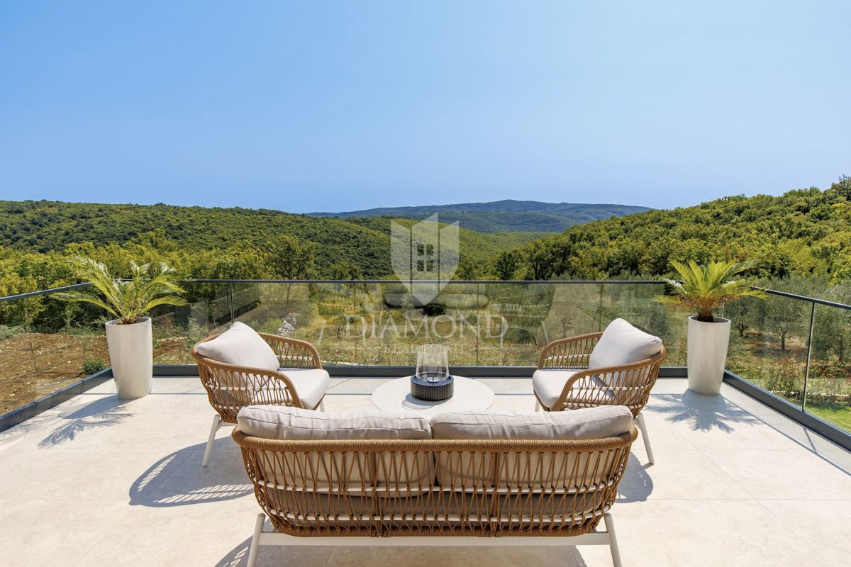 BELLISSIMA CASA MODERNA CON VISTA PANORAMICA