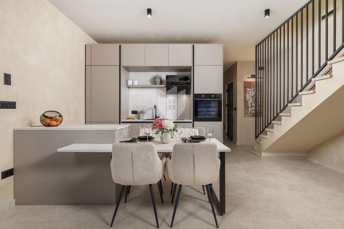 BELLISSIMA CASA MODERNA CON VISTA PANORAMICA