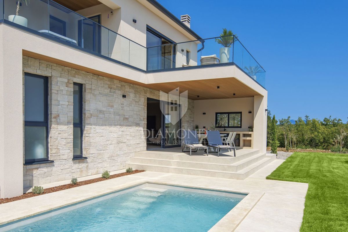 BELLISSIMA CASA MODERNA CON VISTA PANORAMICA