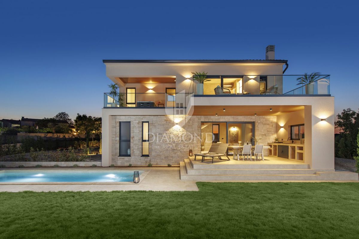 BELLISSIMA CASA MODERNA CON VISTA PANORAMICA