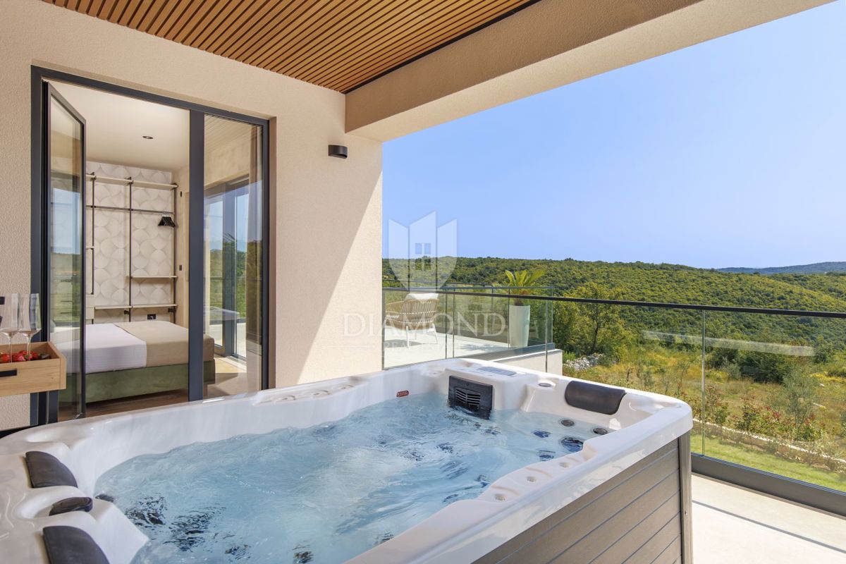 BELLISSIMA CASA MODERNA CON VISTA PANORAMICA