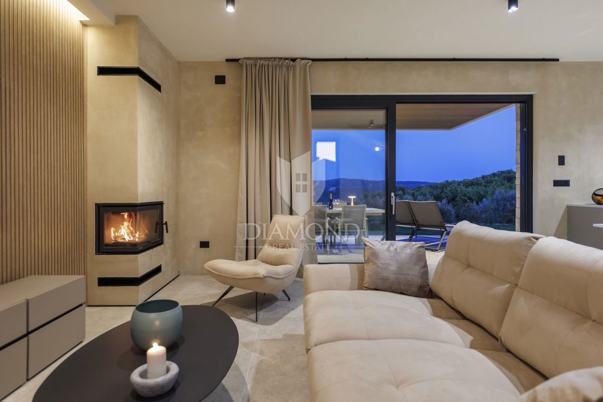 BELLISSIMA CASA MODERNA CON VISTA PANORAMICA