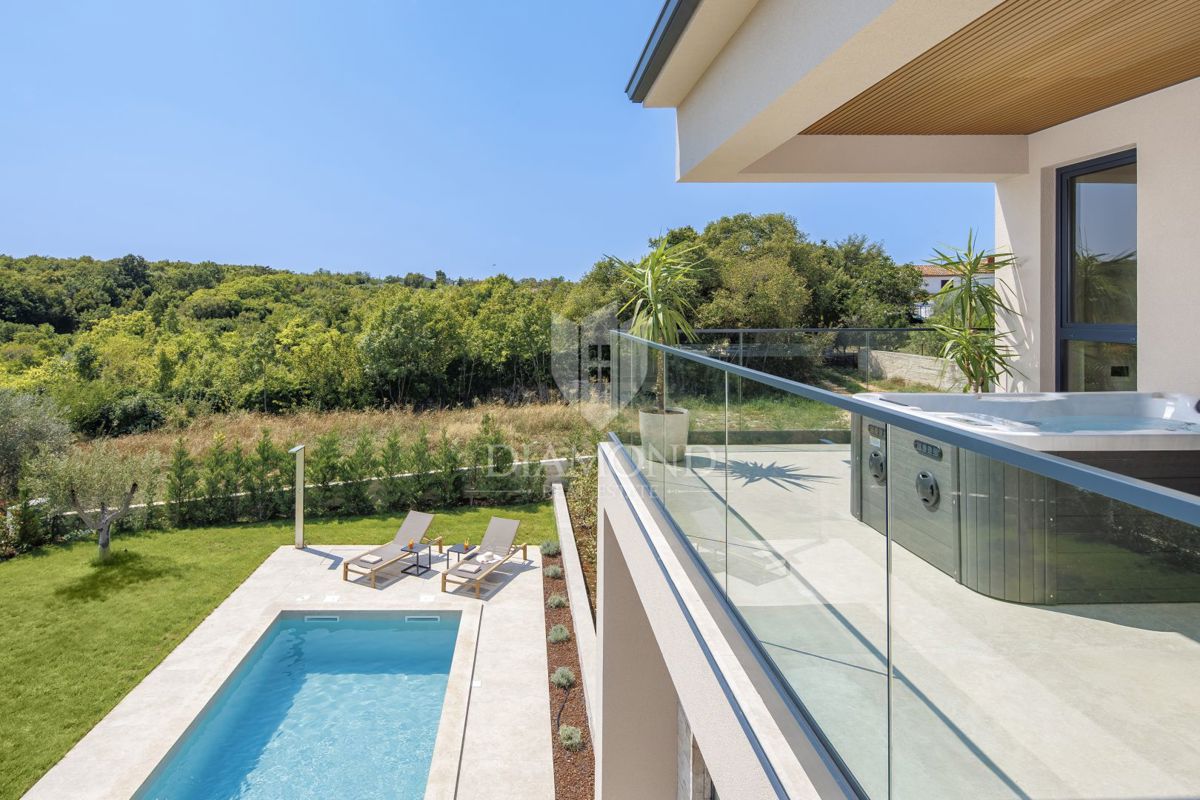 BELLISSIMA CASA MODERNA CON VISTA PANORAMICA