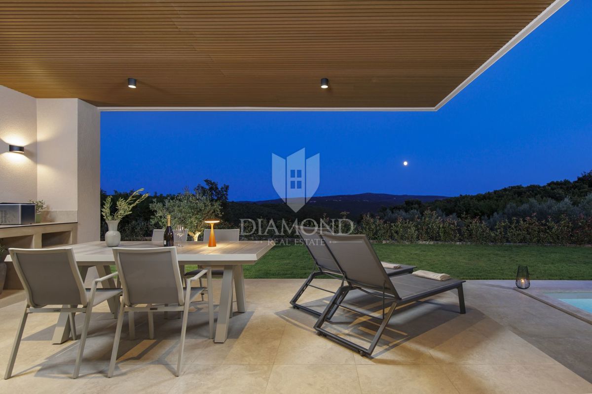 BELLISSIMA CASA MODERNA CON VISTA PANORAMICA