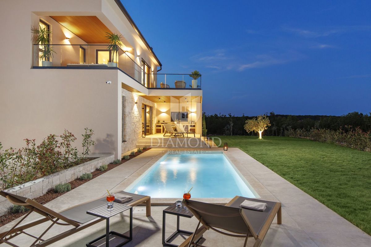 BELLISSIMA CASA MODERNA CON VISTA PANORAMICA