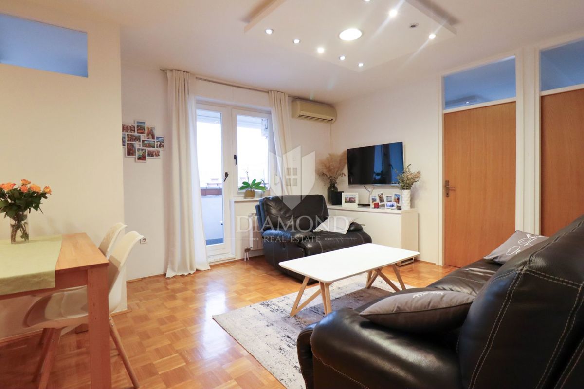 Zagabria, Spansko! Appartamento di tre stanze!