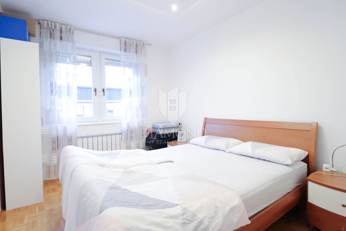 Zagabria, Spansko! Appartamento di tre stanze!