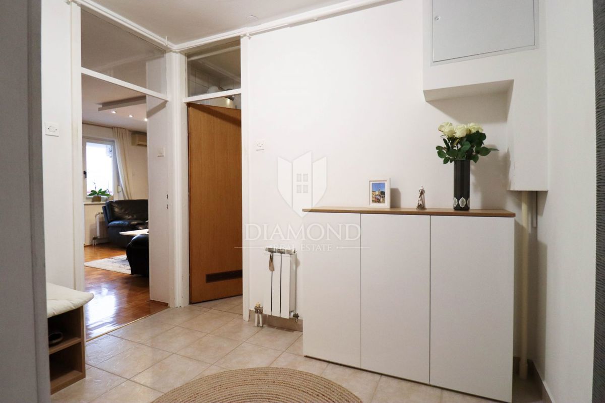 Zagabria, Spansko! Appartamento di tre stanze!