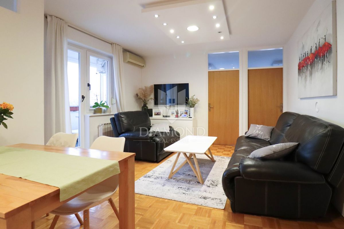 Zagabria, Spansko! Appartamento di tre stanze!