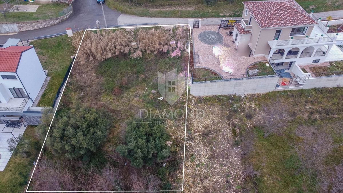 Buie, terreno edificabile con vista panoramica!