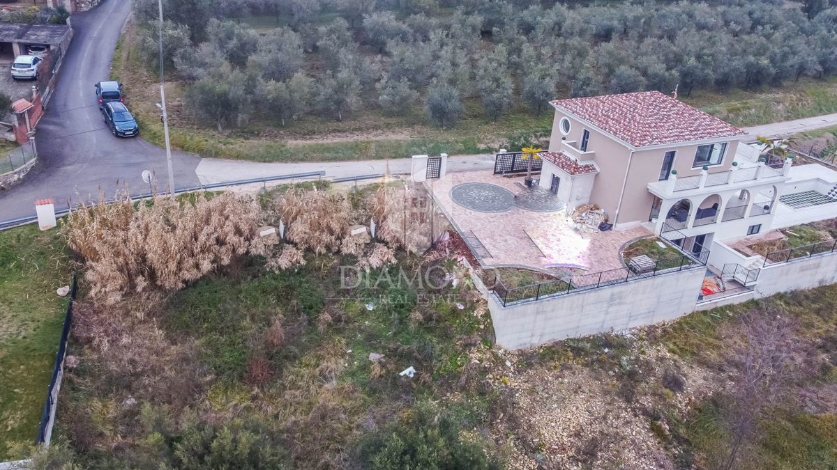 Buie, terreno edificabile con vista panoramica!