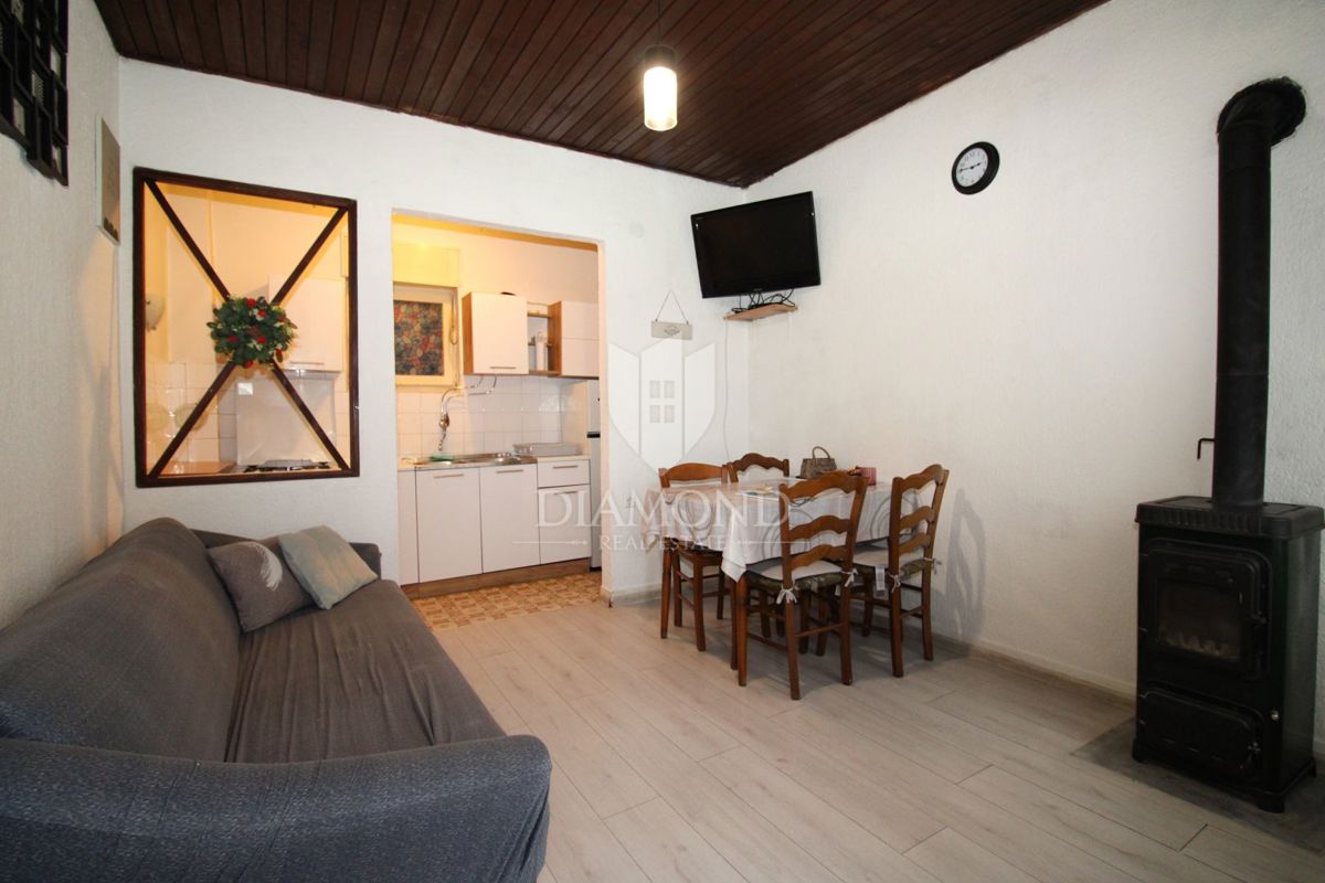 RIJEKA, ČAVLE – CASA CON CORTILE