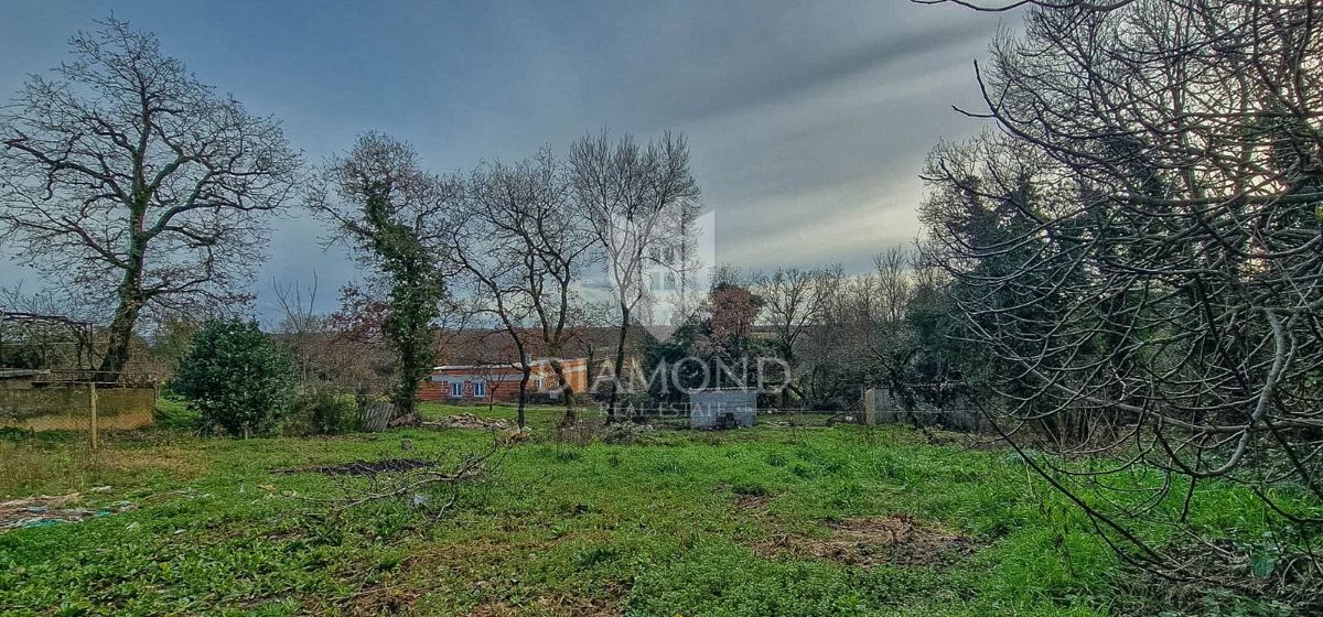 Cittanova, dintorni, splendido terreno di 1082 m2 con un'antica marca!