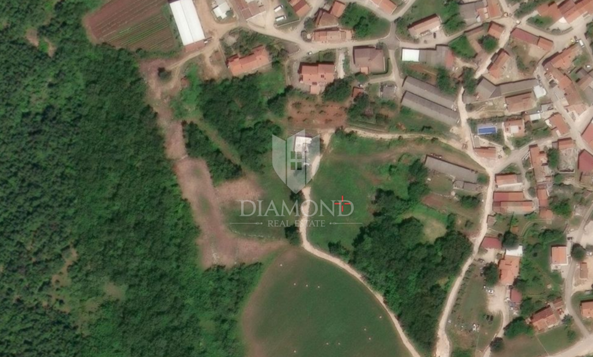 Cittanova, dintorni, splendido terreno di 1082 m2 con un'antica marca!