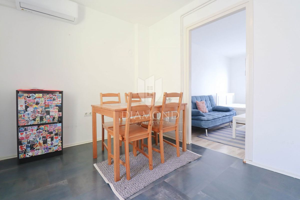 Zagabria Britanski trg, monolocale con parcheggio!