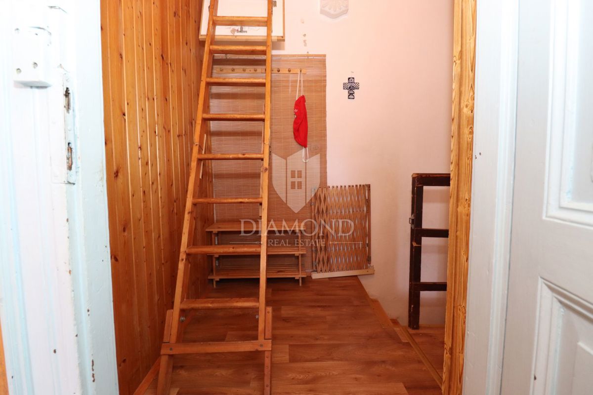 Rovigno, centro città, appartamento su due livelli, vista mare