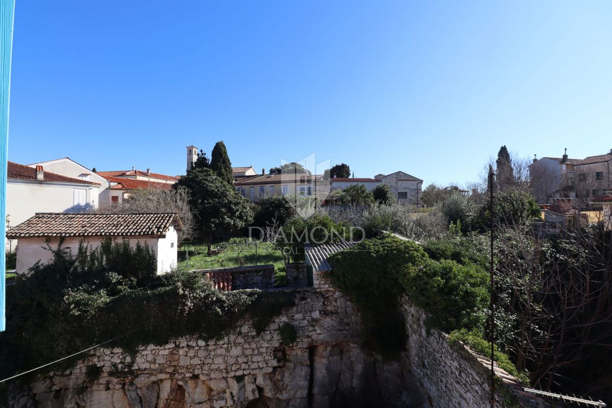 Rovigno, centro città, appartamento su due livelli, vista mare