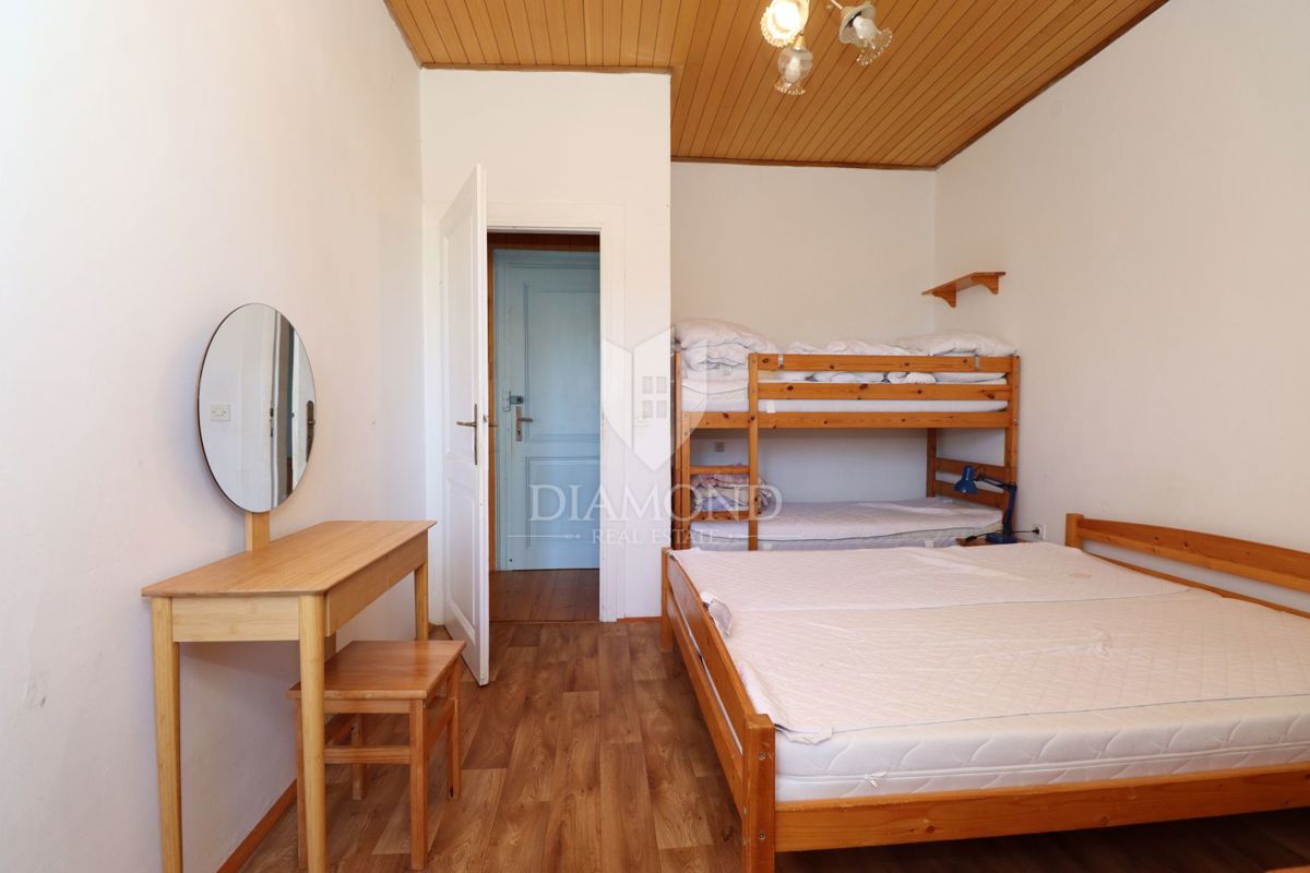 Rovigno, centro città, appartamento su due livelli, vista mare