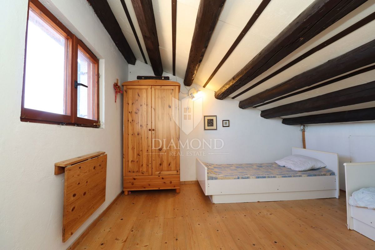 Rovigno, centro città, appartamento su due livelli, vista mare