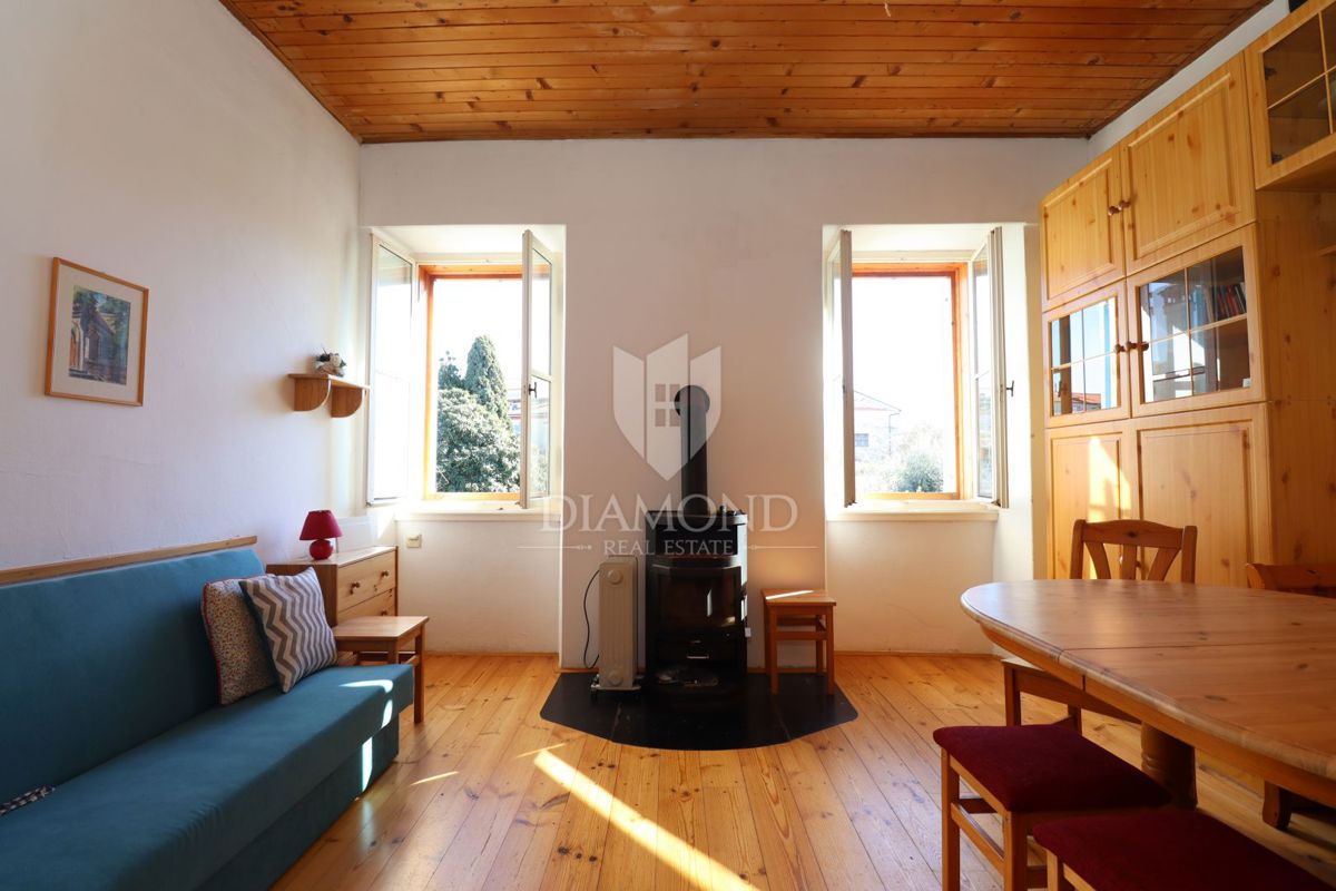 Rovigno, centro città, appartamento su due livelli, vista mare