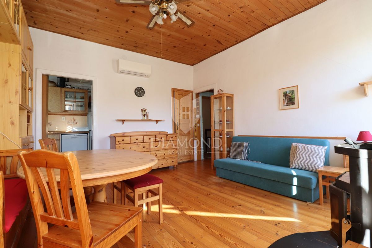 Rovigno, centro città, appartamento su due livelli, vista mare