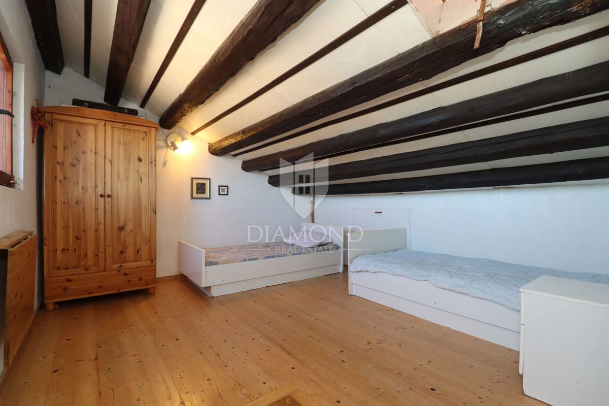 Rovigno, centro città, appartamento su due livelli, vista mare