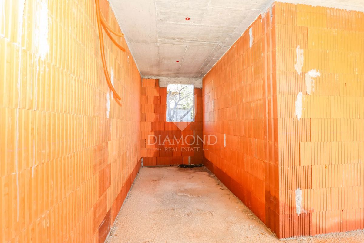 Medolino, dintorni, appartamento al primo piano