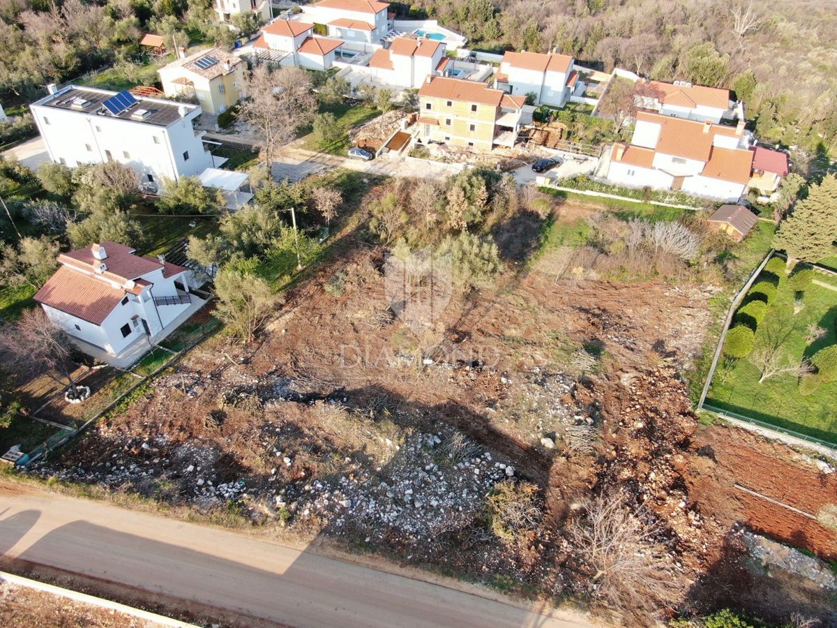 Attraente terreno edificabile con vista mare