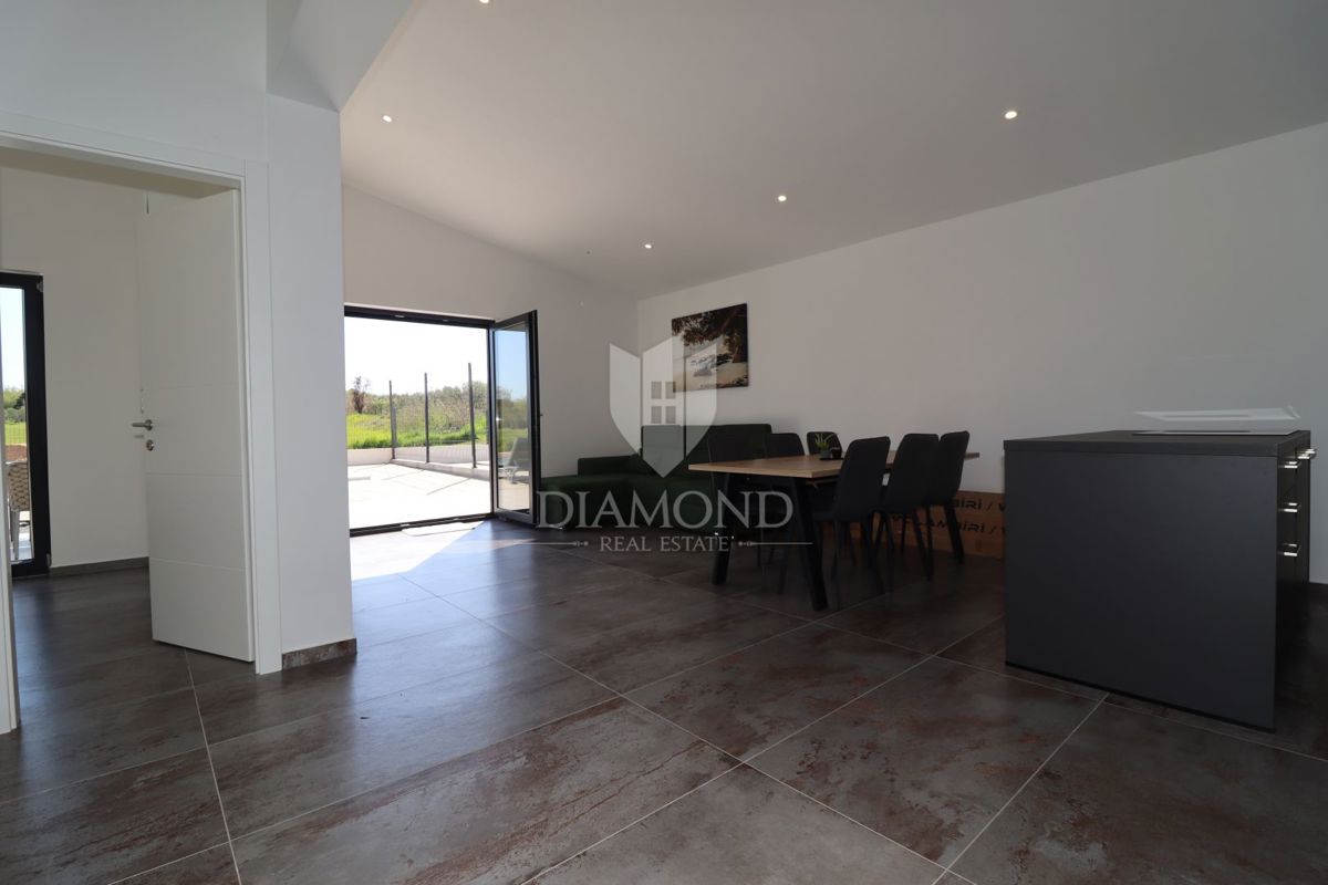 Eccezionale casa su un unico piano con piscina a Parenzo