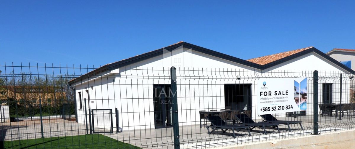 Eccezionale casa su un unico piano con piscina a Parenzo