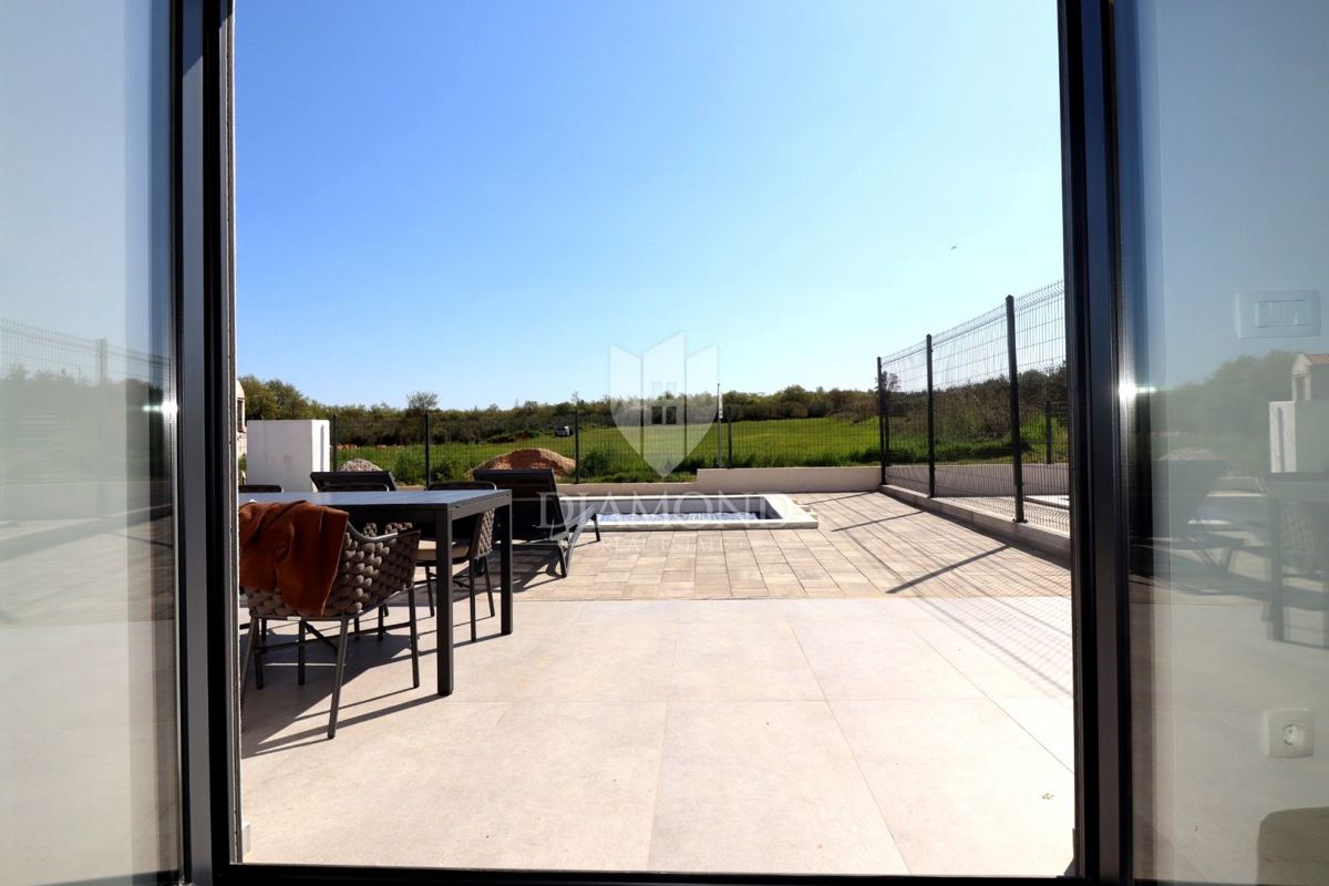 Eccezionale casa su un unico piano con piscina a Parenzo