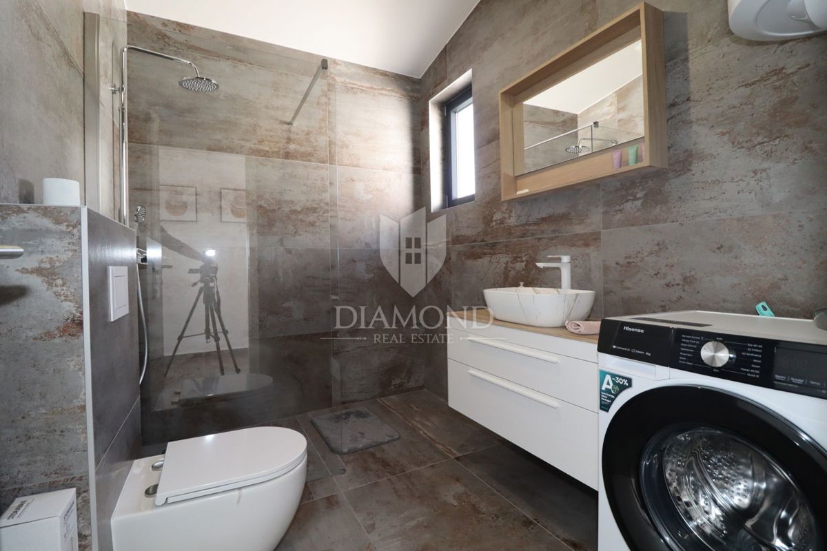 Eccezionale casa su un unico piano con piscina a Parenzo