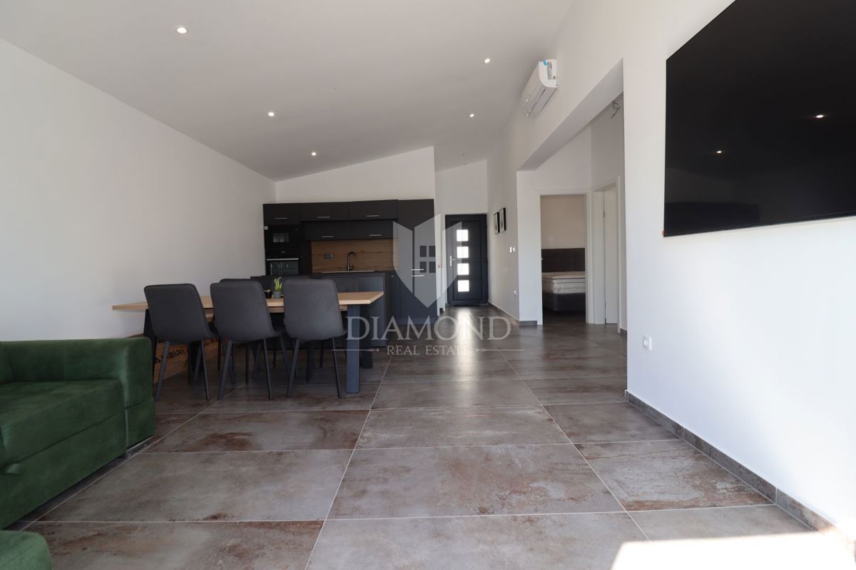 Eccezionale casa su un unico piano con piscina a Parenzo