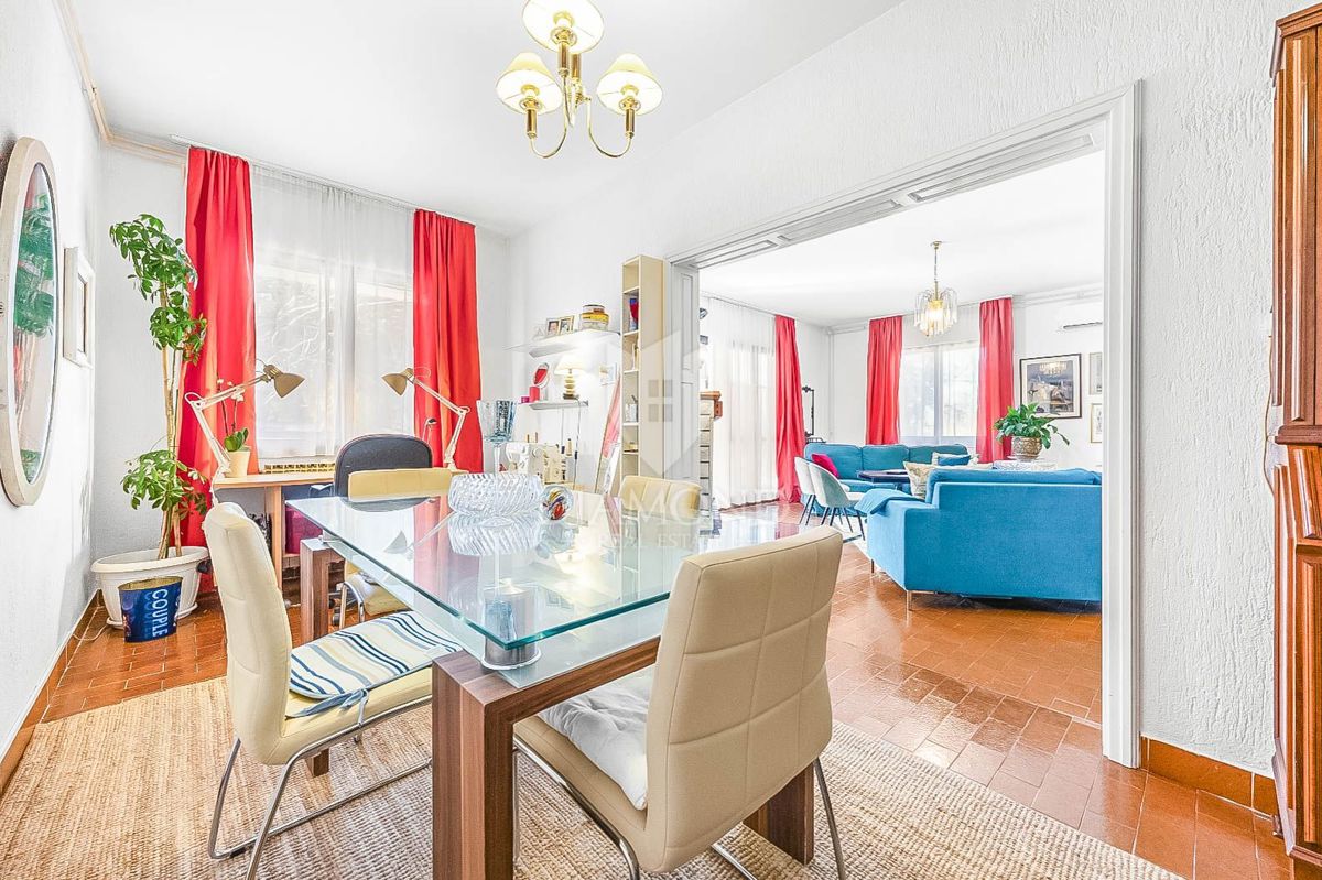 OCCASIONE! Vicino a Pola, casa con tre unità abitative!