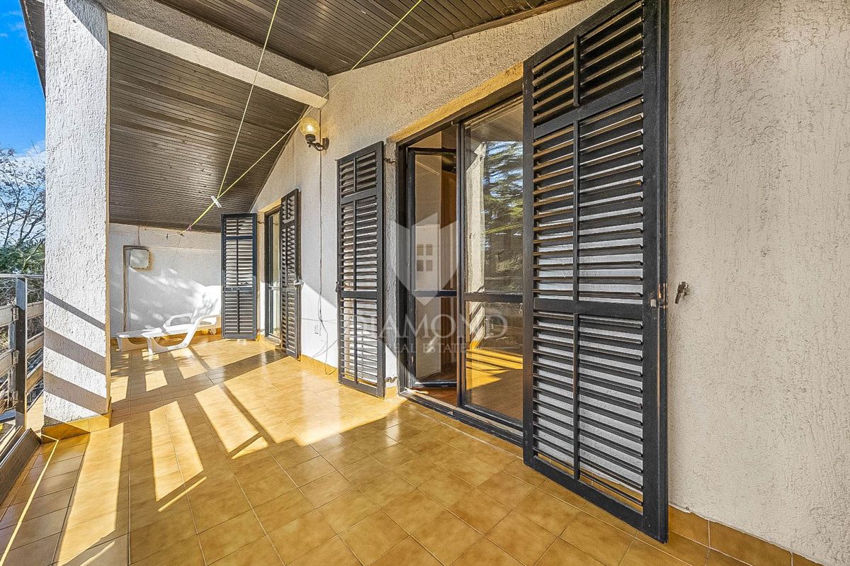 OCCASIONE! Vicino a Pola, casa con tre unità abitative!