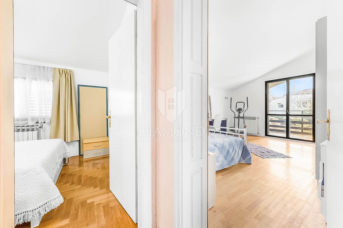 OCCASIONE! Vicino a Pola, casa con tre unità abitative!