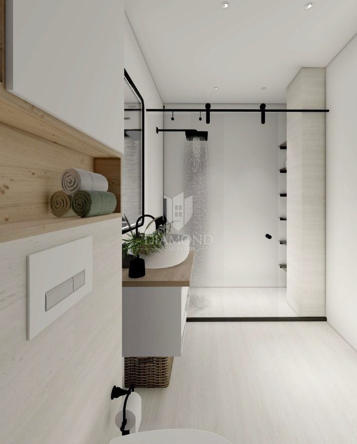 Umag, appartamento di lusso a 150 m dal mare con ascensore!