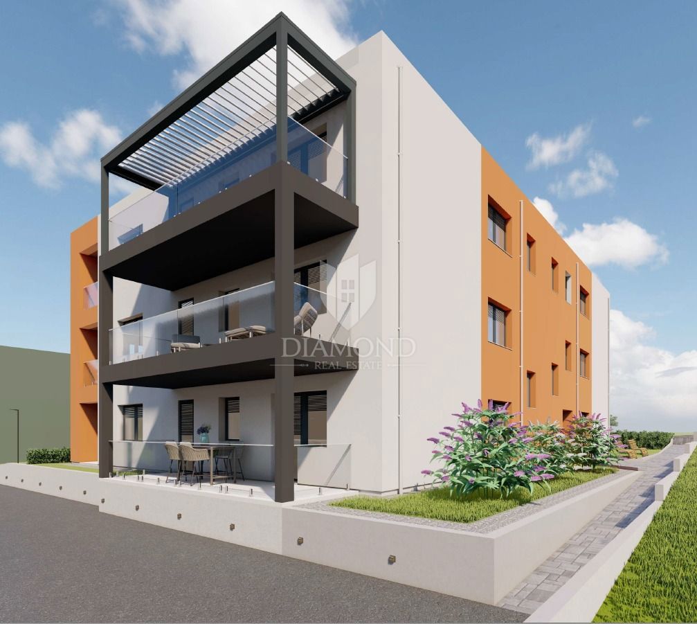 Umag, appartamento di lusso a 150 m dal mare con ascensore!